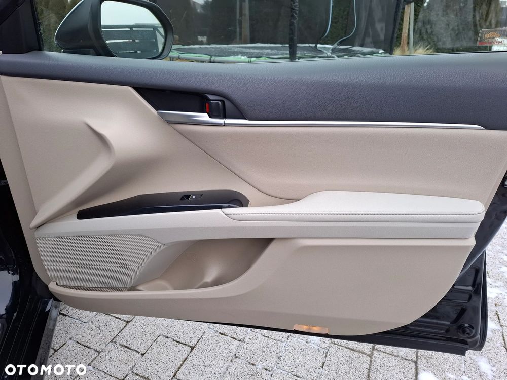 Toyota Camry 2.5 Hybrid Executive CVT - 11