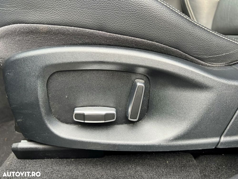 Jaguar F-Pace 25t AWD R-Sport - 11