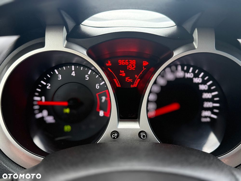 Nissan Juke 1.6 Acenta S&S - 11