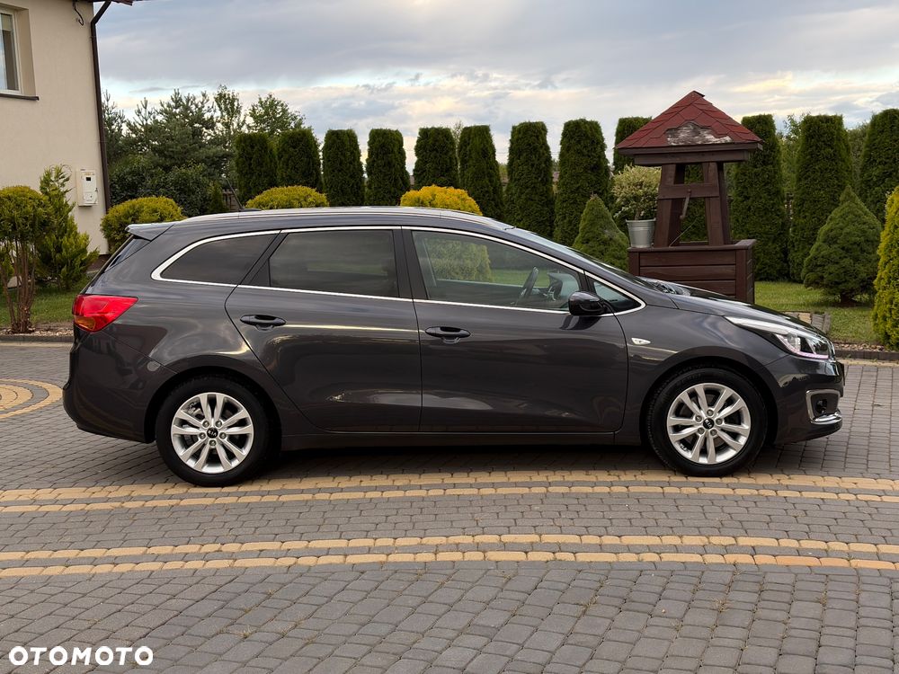 Kia Ceed 1.6 CRDi 136 ISG Platinum Edition - 4