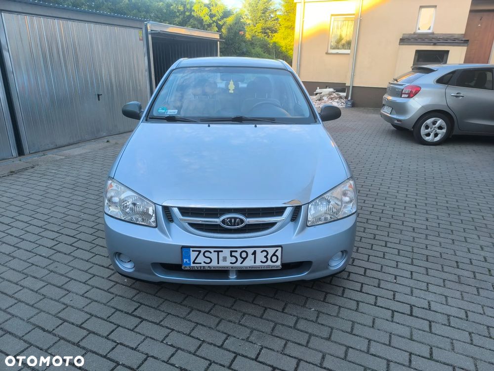 Kia Cerato 1.6 LX - 12