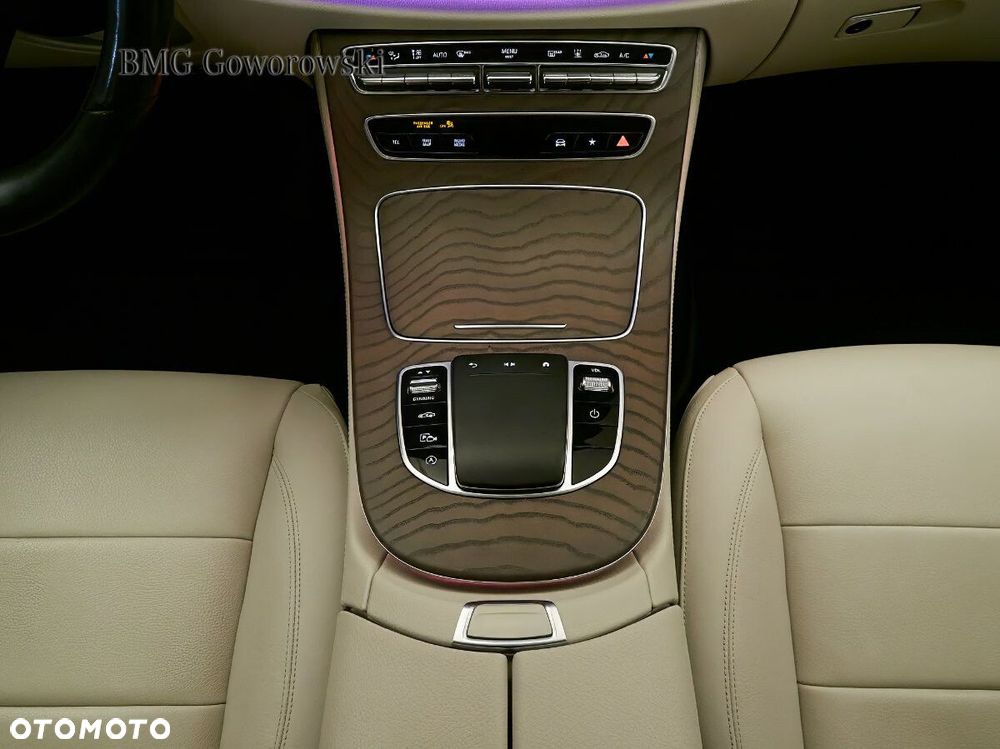 Mercedes-Benz Klasa E 220 d 4-Matic AMG/Avantgarde - 13