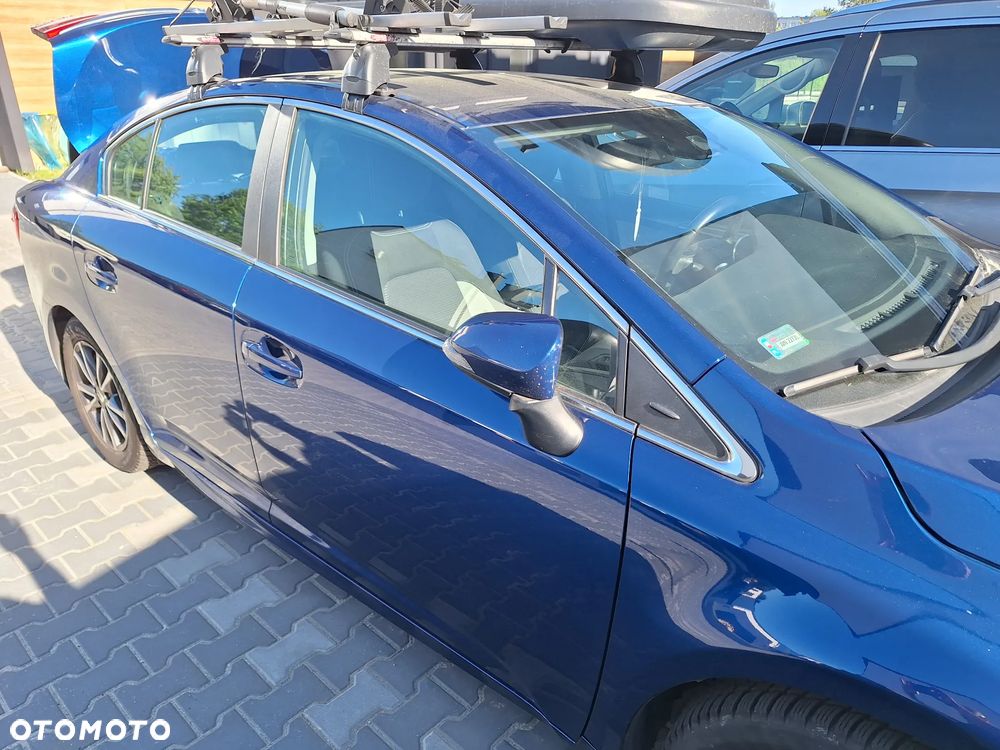 Toyota Avensis 1.8 Premium - 10