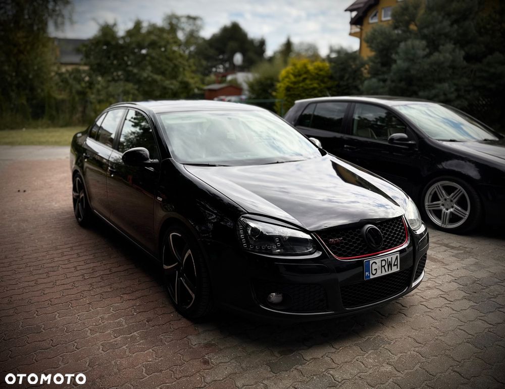Volkswagen Jetta 2.0 Turbo FSI DSG Sportline - 1