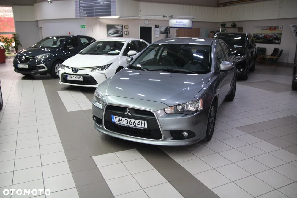 Mitsubishi Lancer 1.6 Invite - 1