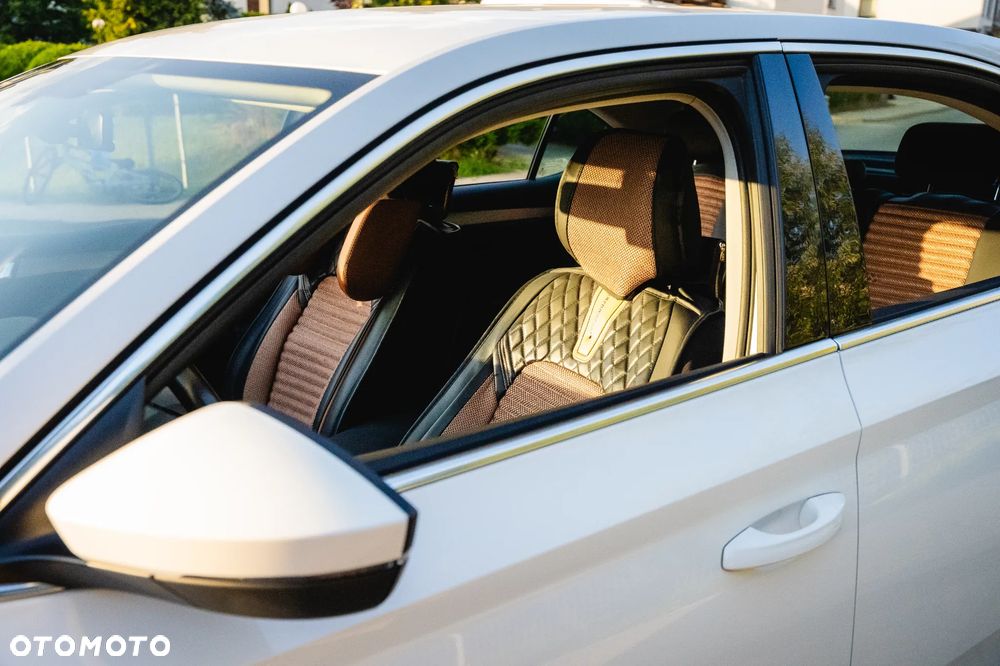 Skoda Superb 2018 photo 2
