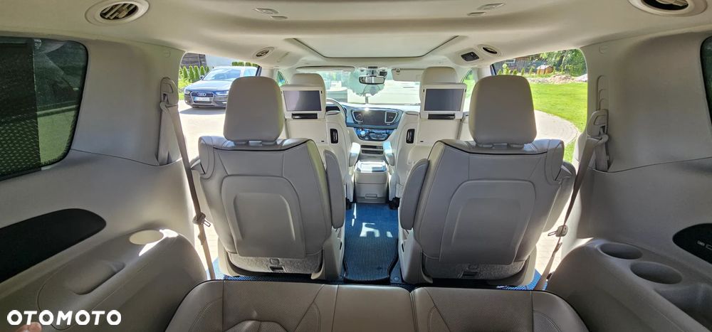 Chrysler Pacifica - 14