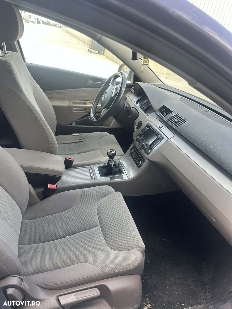 Volkswagen Passat 1.6TDI BlueMotion Tehnology Comfortline - 9