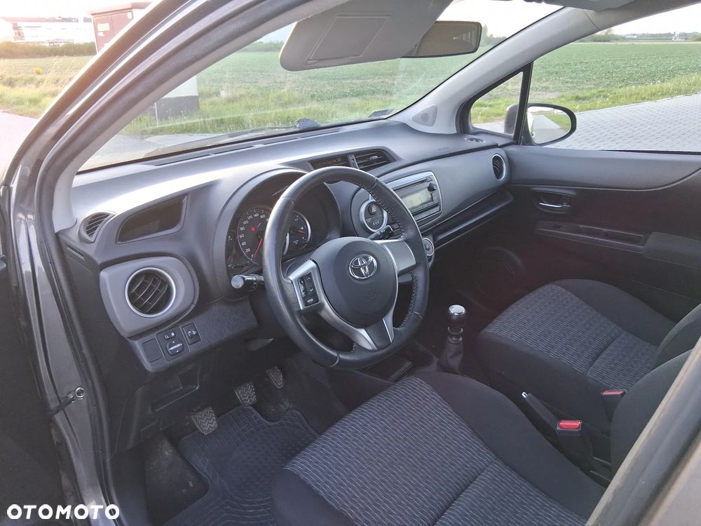 Toyota Yaris 1.33 Active - 9