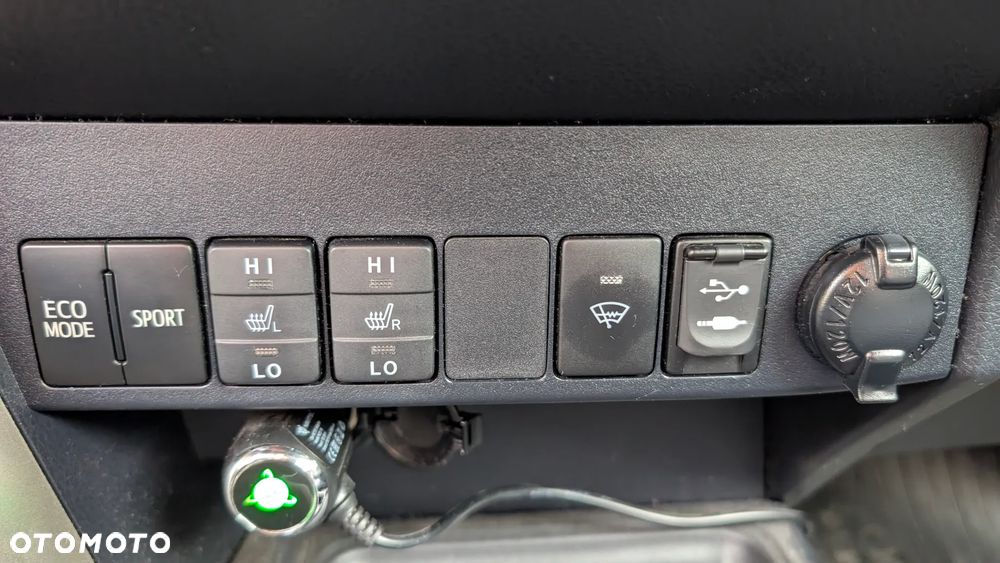 Toyota RAV4 - 16