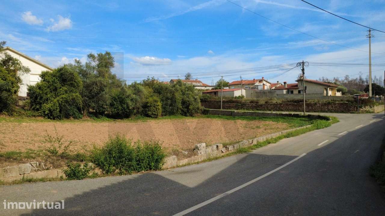 Terreno com 1.180 m2 | 3 Frentes | Possibilidade de Construção de 1 ou - Grande imagem: 5/17