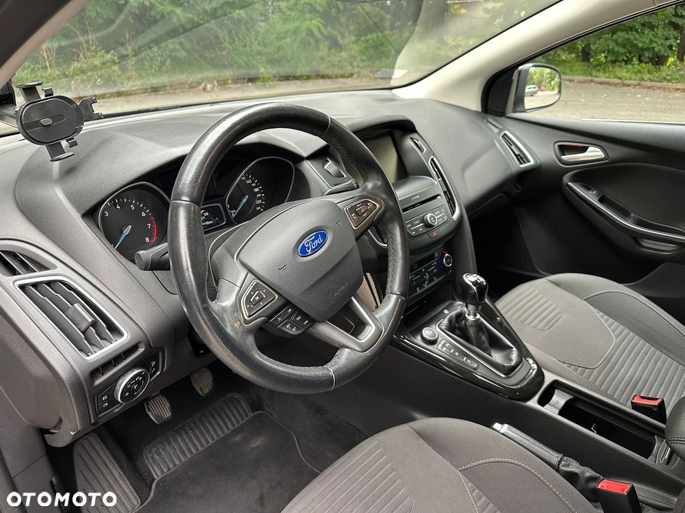 Ford Focus 1.0 EcoBoost Titanium ASS - 3