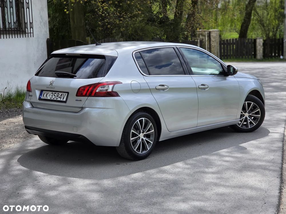Peugeot 308 1.2 PureTech GPF Allure S&S - 10