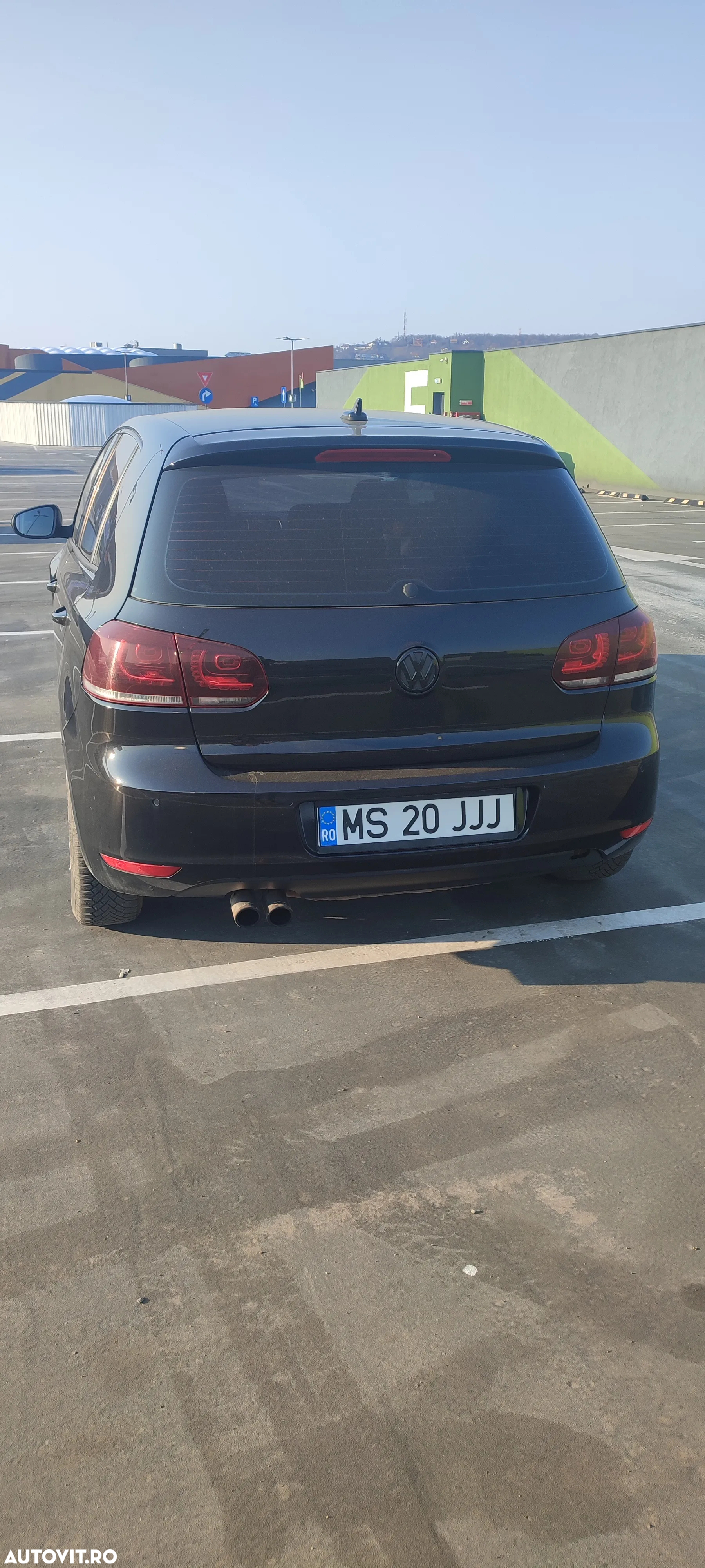 Volkswagen Golf 2.0 TDI DPF Highline - 4