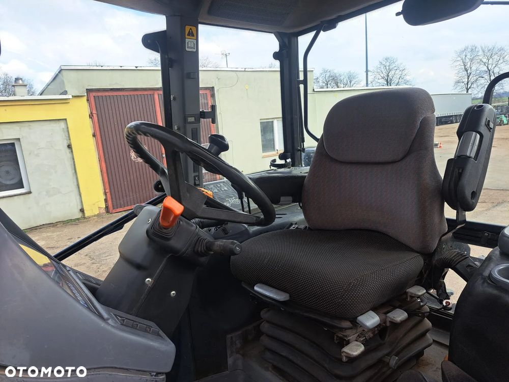 New Holland TM120 - 14