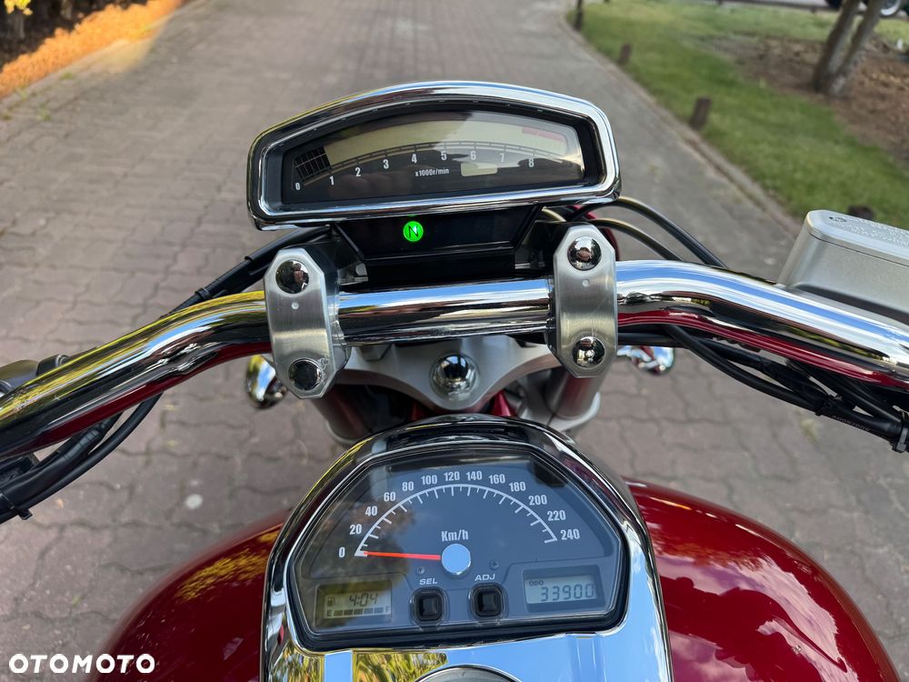 Suzuki Intruder - 21