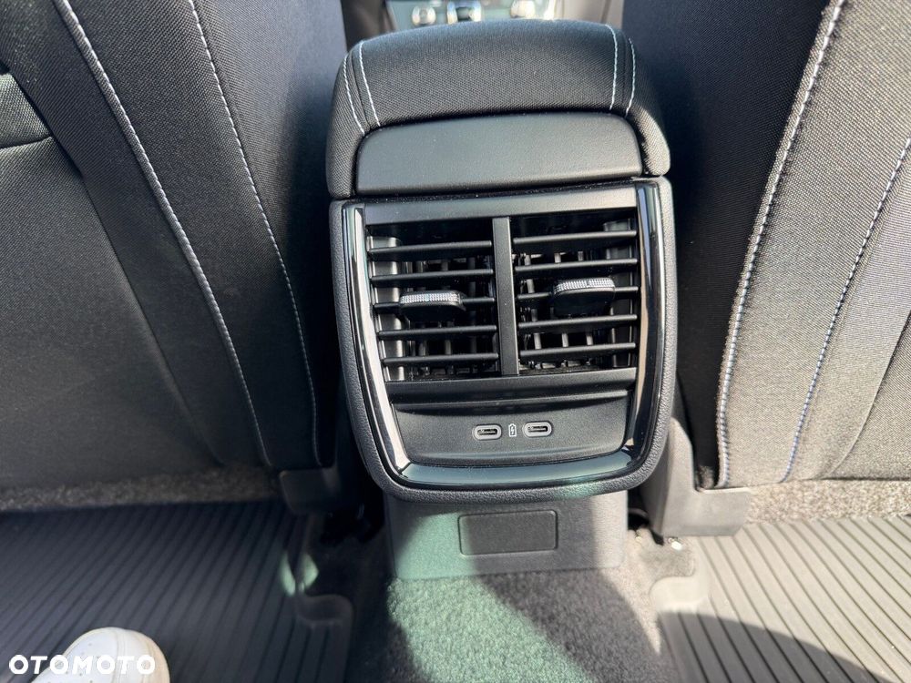 Skoda Kamiq 1.0 TSI Monte Carlo DSG - 32