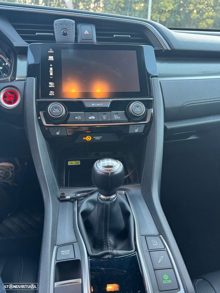 Honda Civic 1.0 i-VTEC Executive Premium - 18