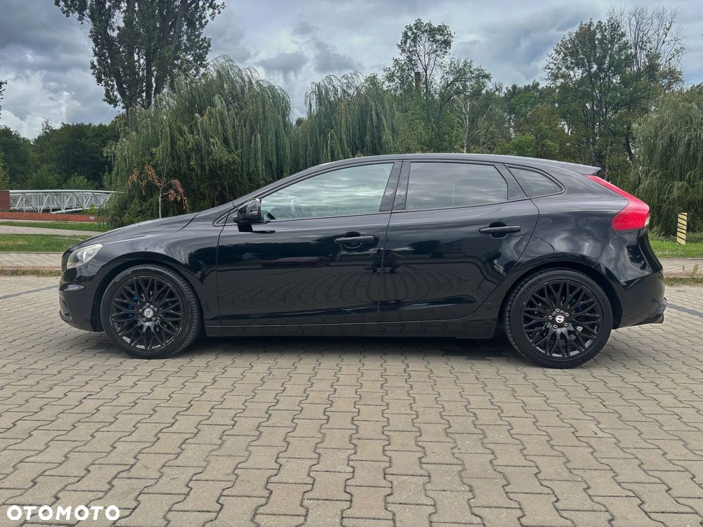Volvo V40 D2 R-Design - 2
