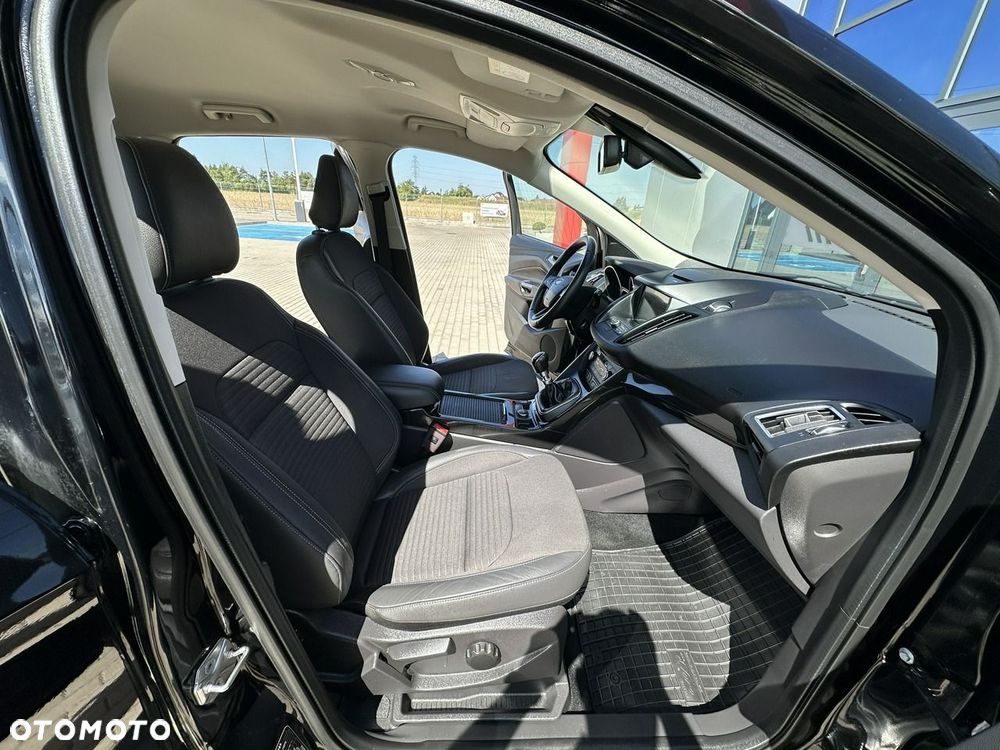 Ford Kuga 1.5 EcoBoost 2x4 Titanium - 15