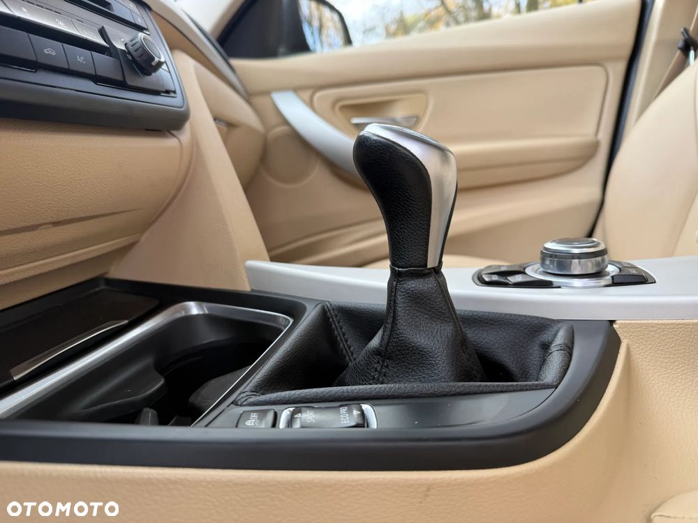 BMW Seria 3 318d DPF - 18