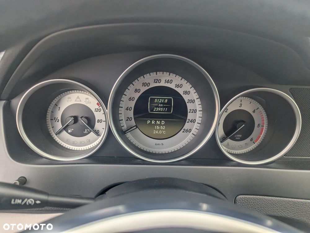 Mercedes-Benz Klasa C 300 CDI BlueEff 4-Matic Avantgarde - 14