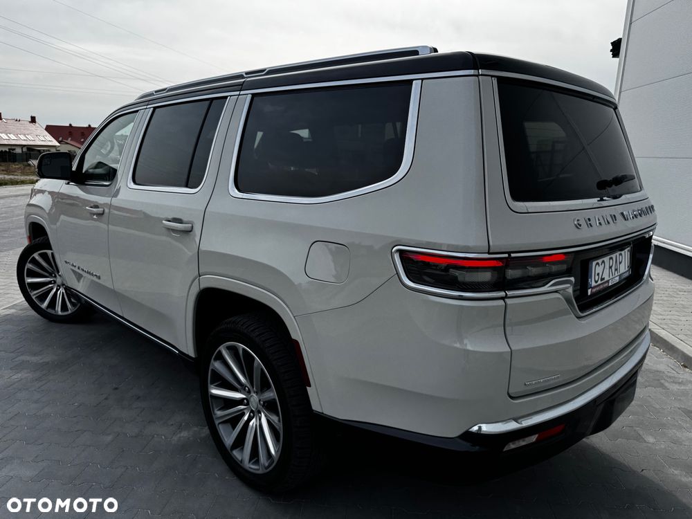 Jeep Grand Wagoneer - 9