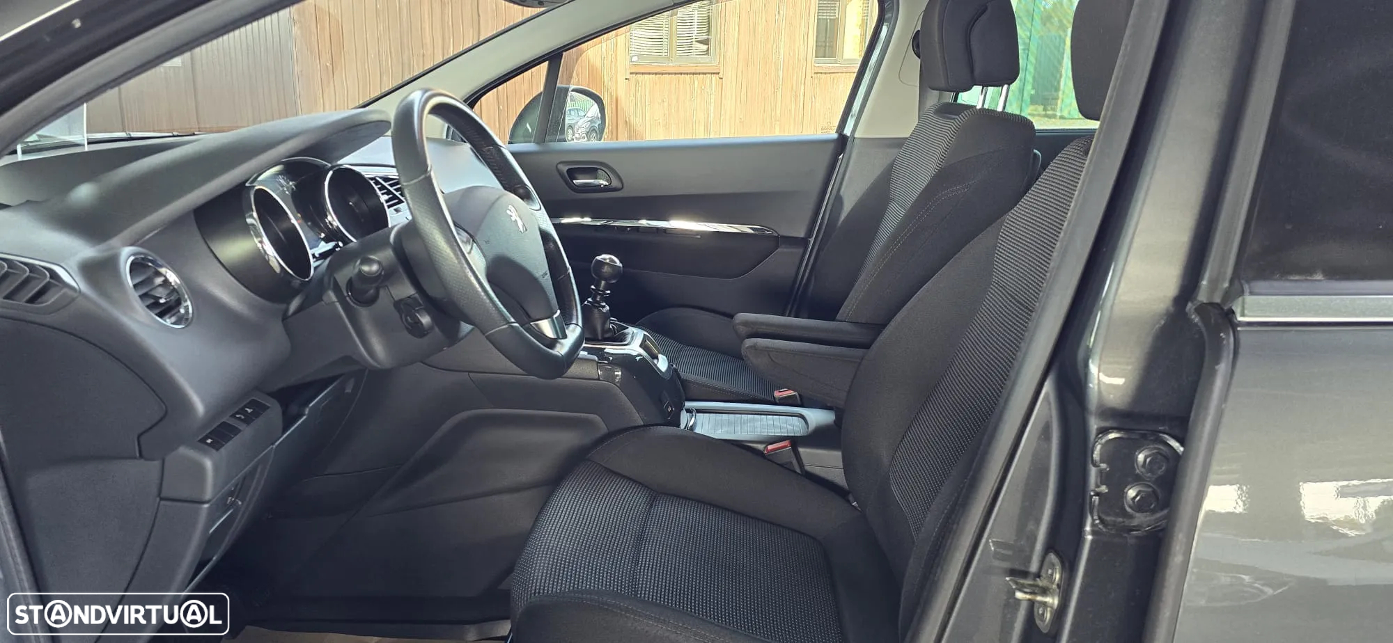 Peugeot 5008 2.0 HDi Executive JLL17 - 11