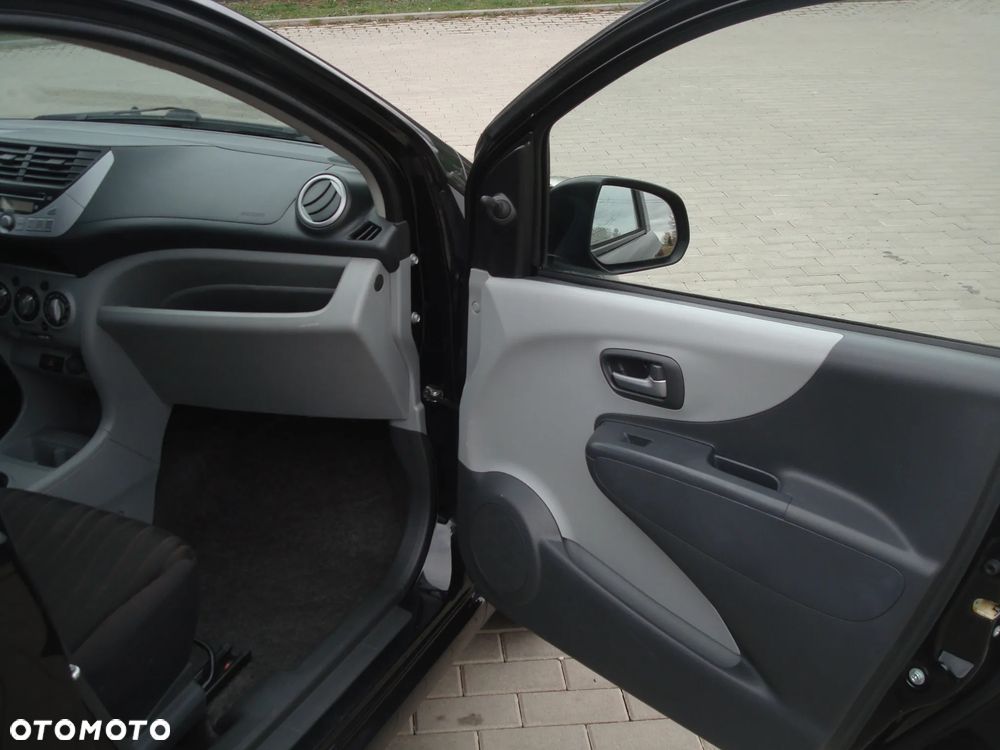 Nissan Pixo 1.0 more - 30