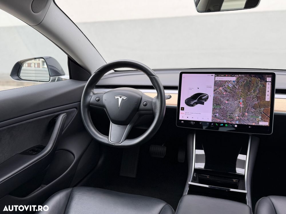Tesla Model 3 - 6