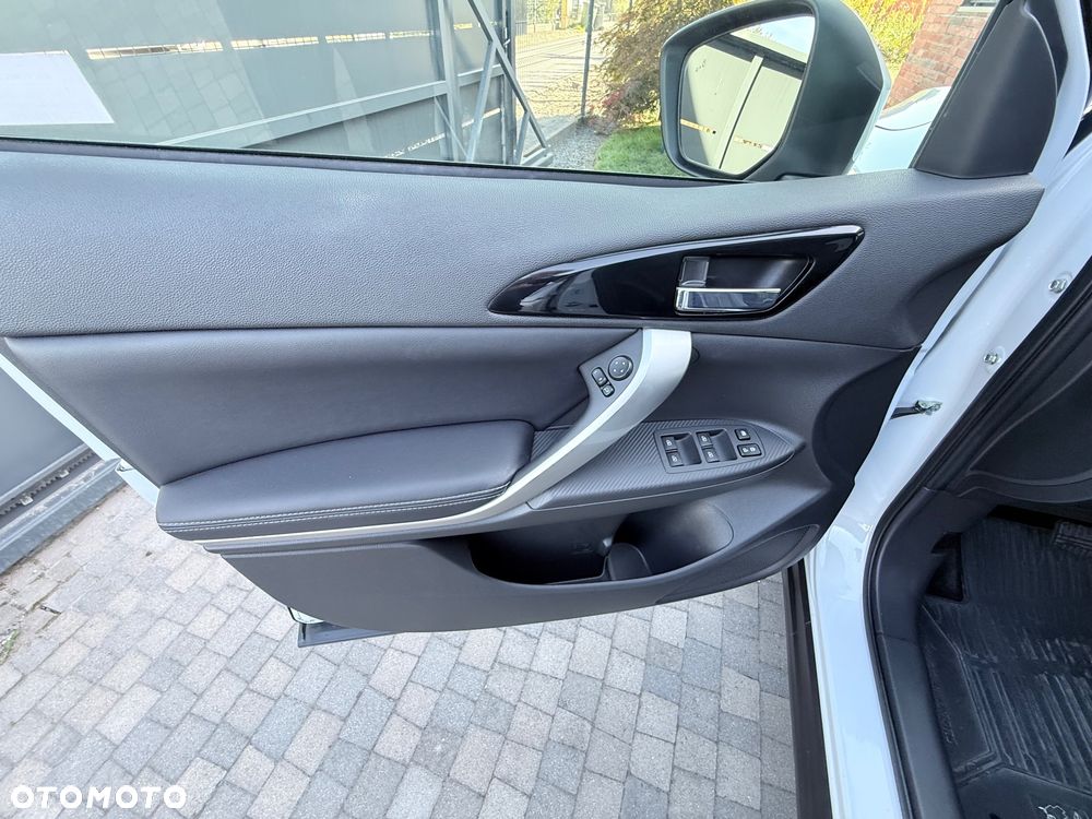Mitsubishi Eclipse Cross 2.4 PHEV Instyle Plus - 12