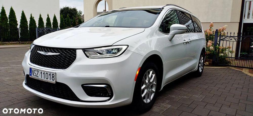 Chrysler Pacifica - 2