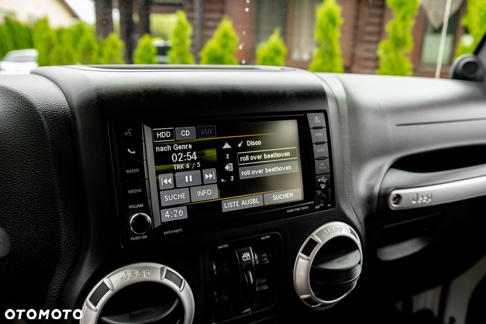 Jeep Wrangler Unlimited 3.6 Automatik Sahara - 34