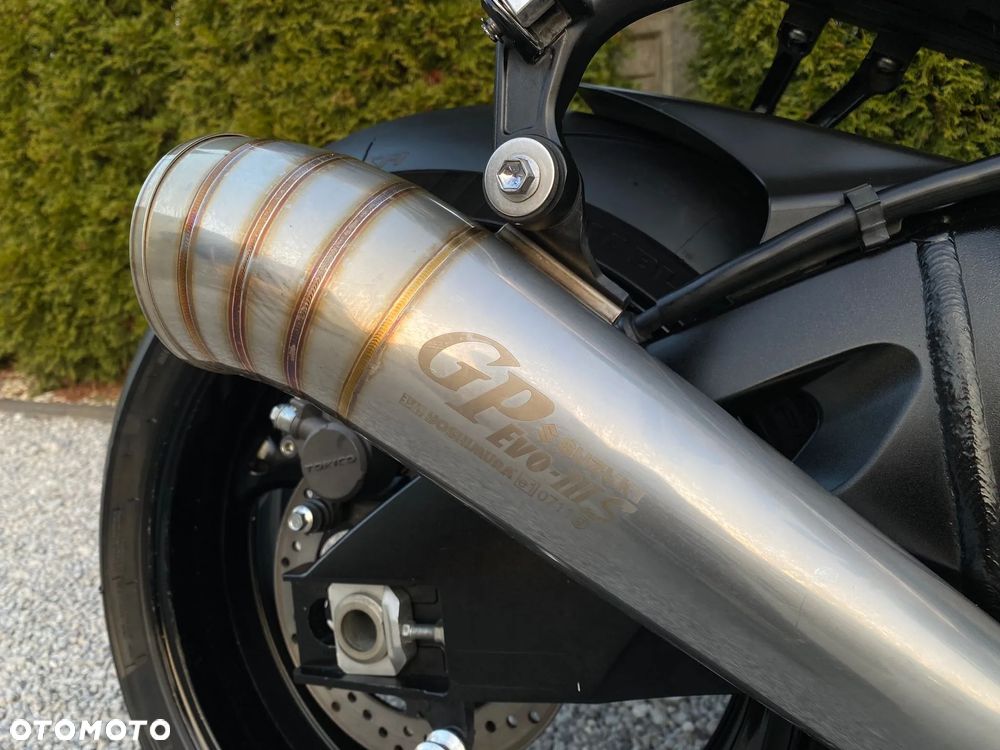 Suzuki GSX-R - 15