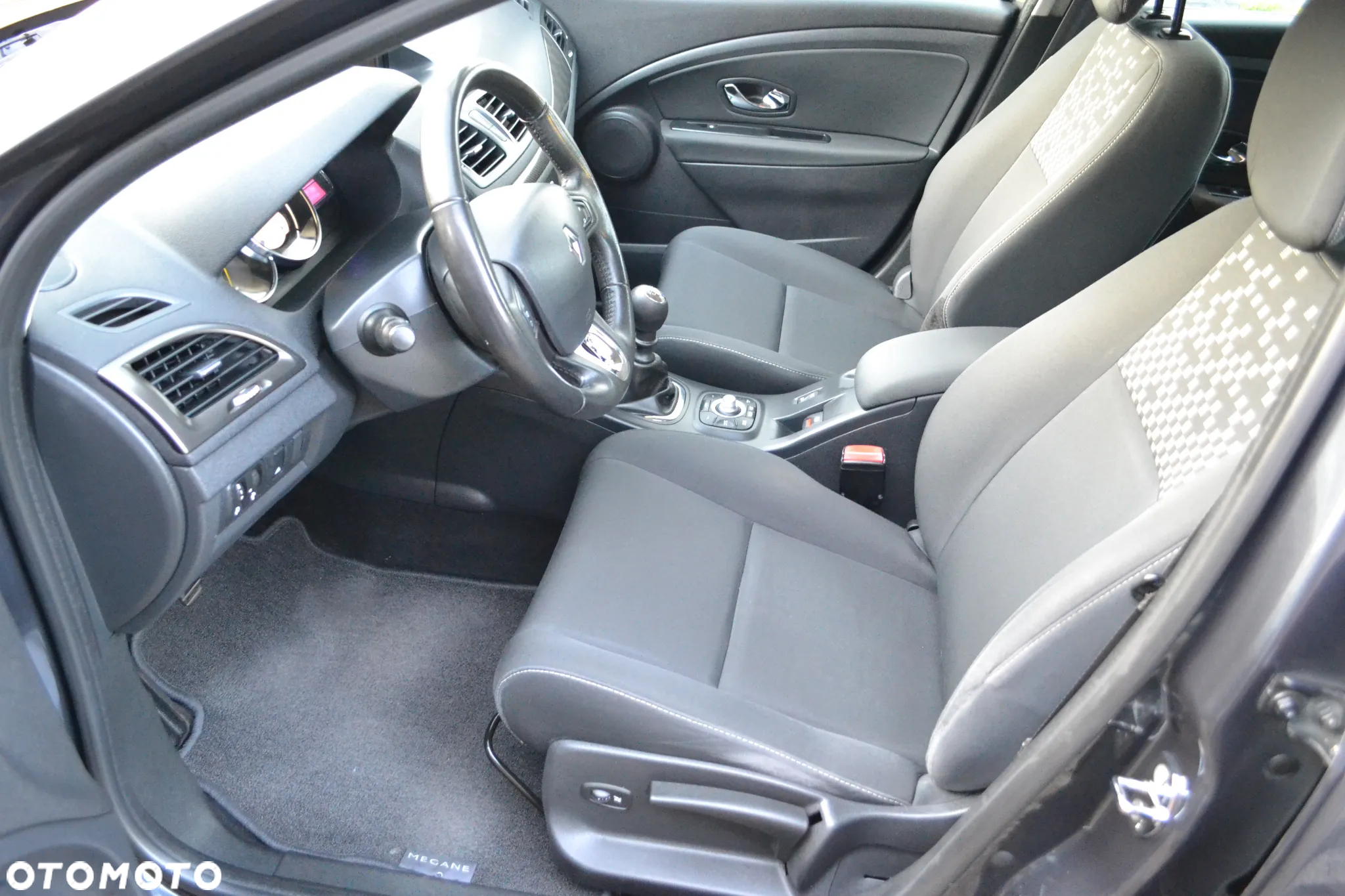 Renault Megane 1.6 16V Color Edition - 8