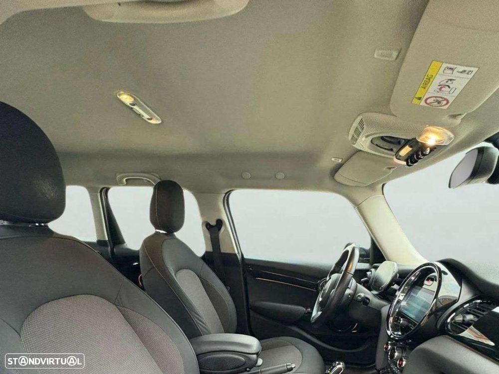 MINI 5 Portas Cooper Auto - 16