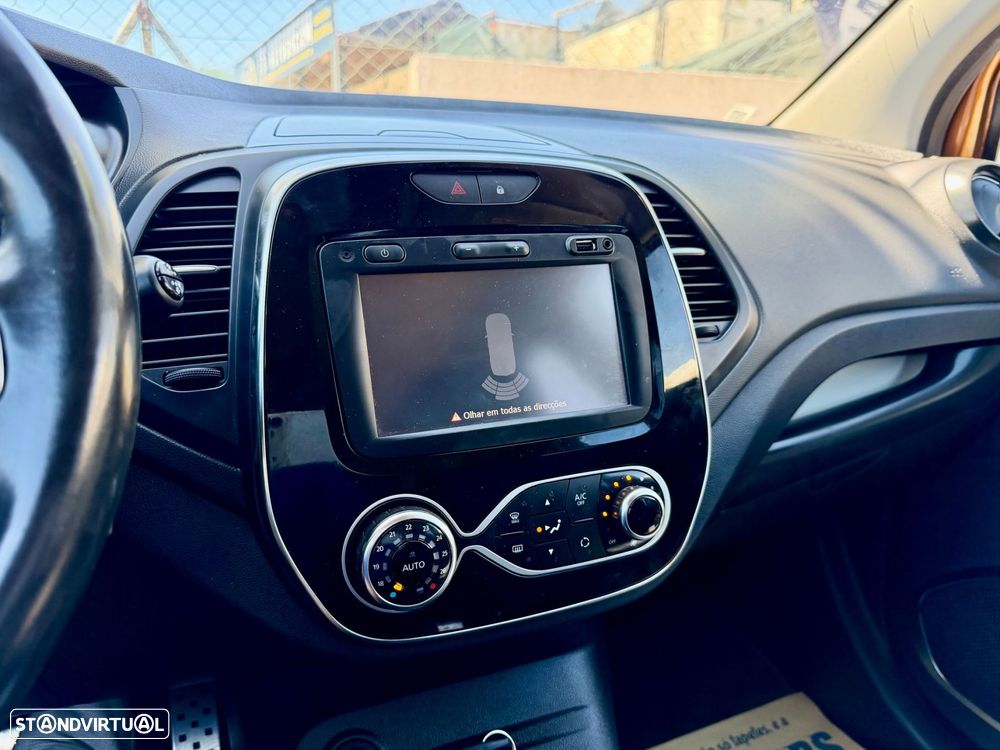Renault Captur 1.2 TCe Exclusive EDC - 24