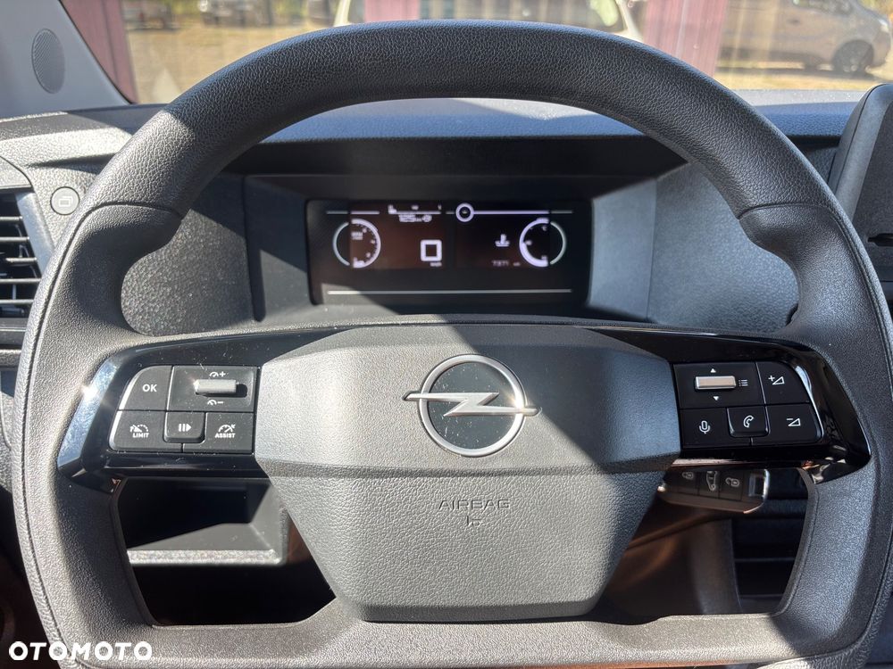 Opel Vivaro - 12