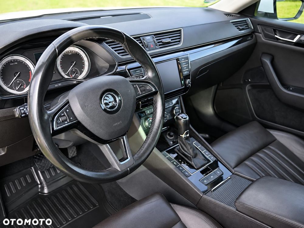 Skoda Superb 2.0 TDI L&K DSG - 8
