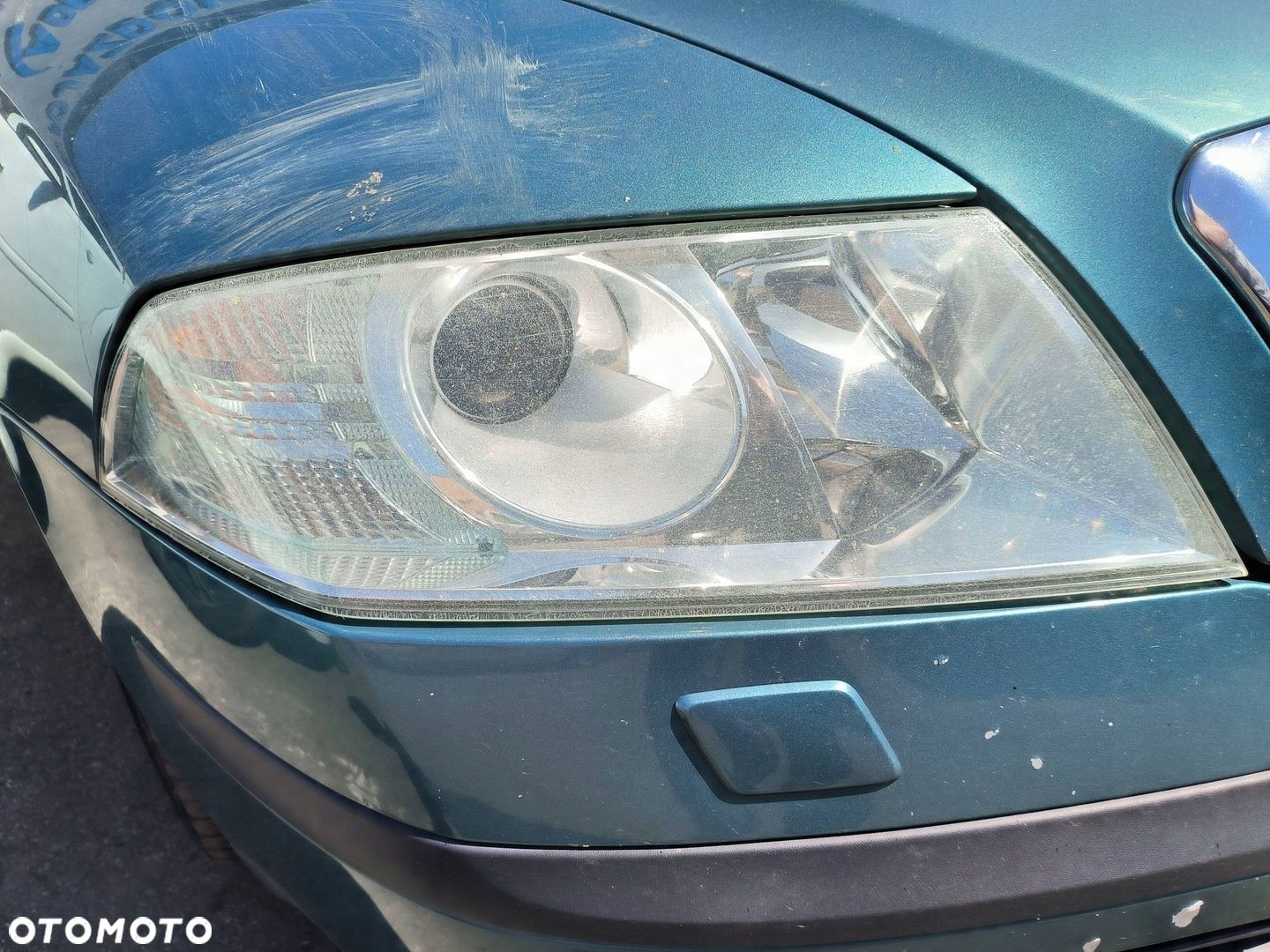 Lampa prawa przednia xenon Skoda Octavia II EU - 1