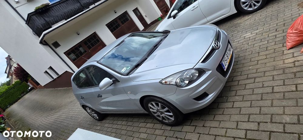 Hyundai i30 1.4 Base + - 1