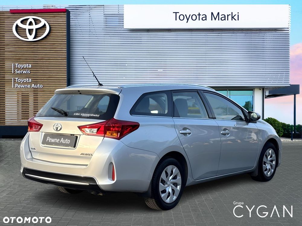 Toyota Auris 1.6 Premium - 5