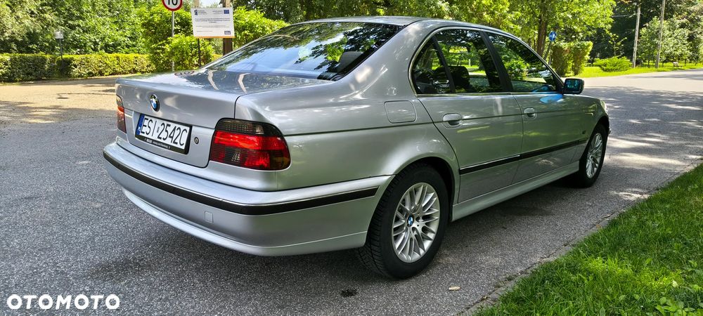 BMW Seria 5 528i - 2