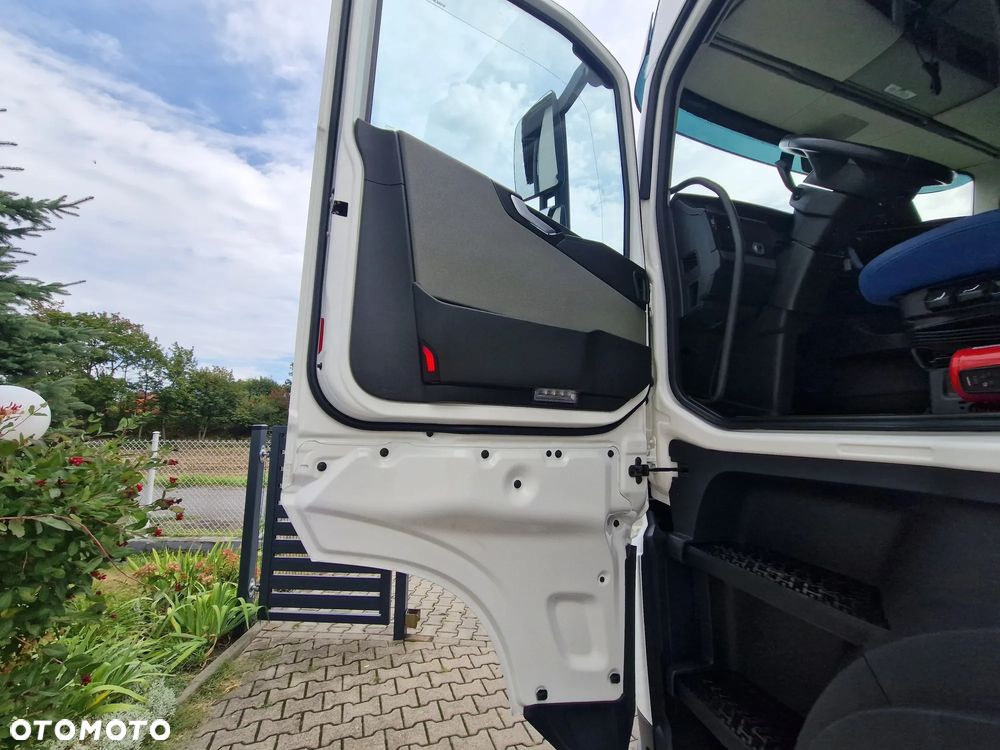 Volvo FH500 I-PARK COOL OSŁONY MIĘDZYOSIOWE - 19