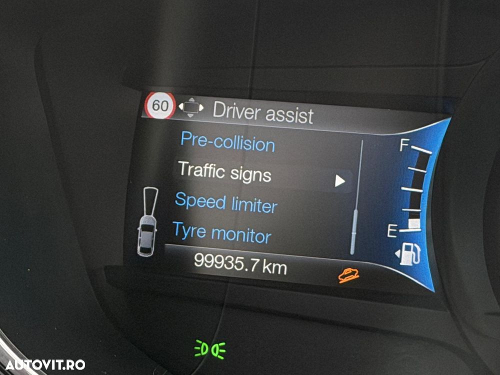 Ford Mondeo 2.0 HEV Titanium - 37