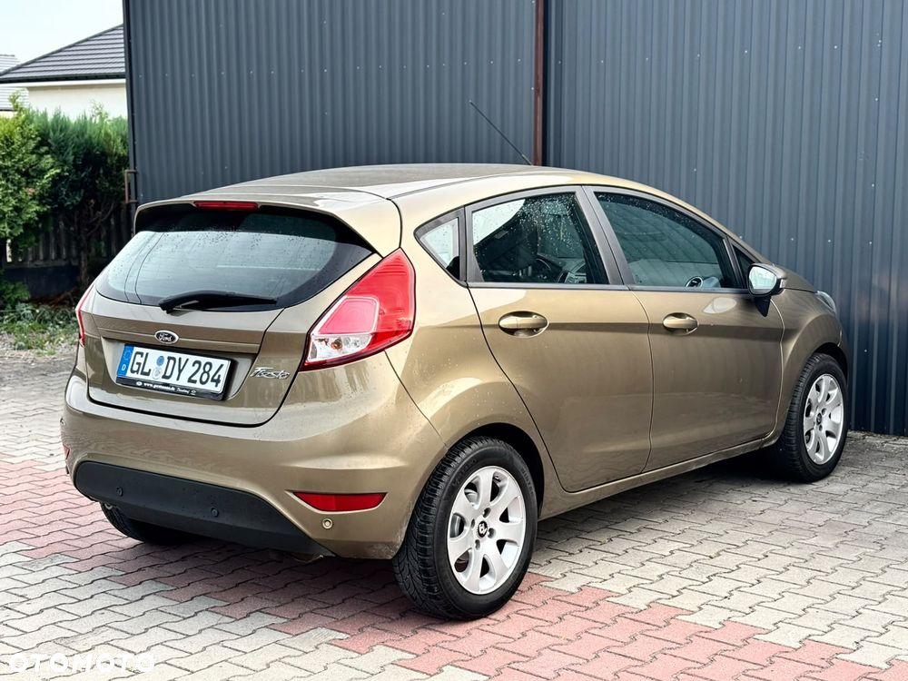 Ford Fiesta 1.25 Ghia - 8
