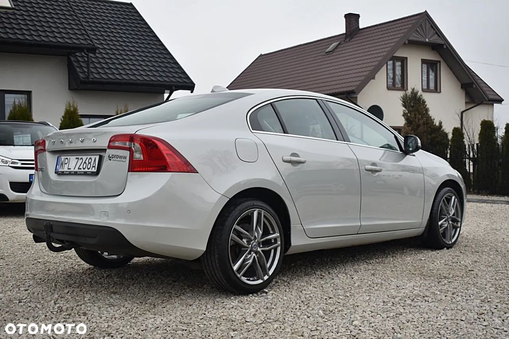 Volvo S60 D3 Geartronic Summum - 8