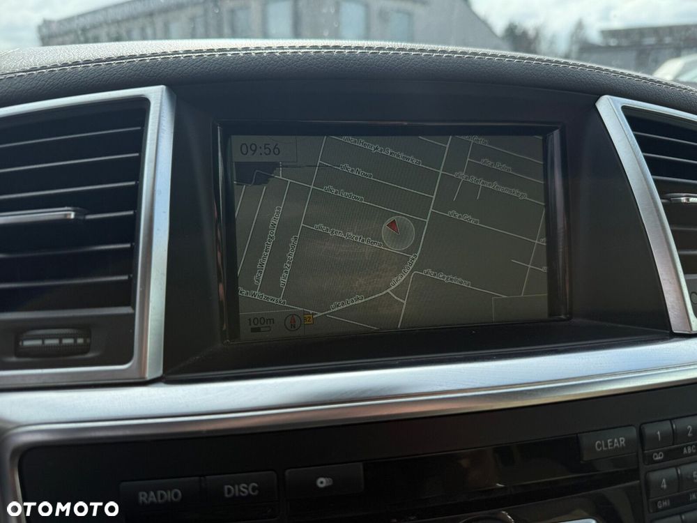 Mercedes-Benz GL - 26