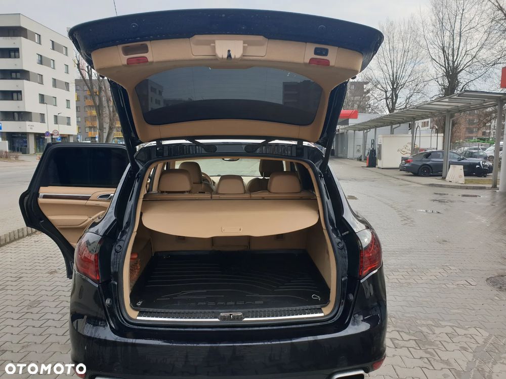 Porsche Cayenne - 25