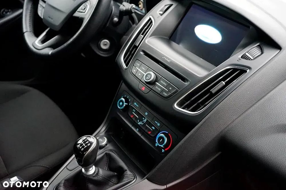 Ford Focus 1.5 TDCi SYNC Edition - 29